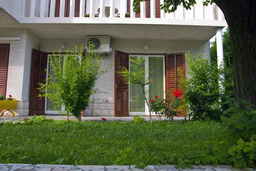 Apartments Ruzic โปดสตรานา ภายนอก รูปภาพ